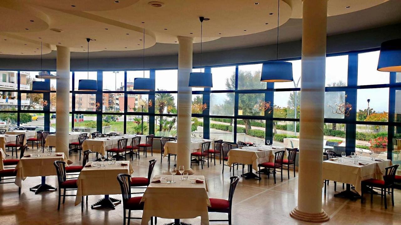 David Palace Hotel Porto San Giorgio Exteriör bild