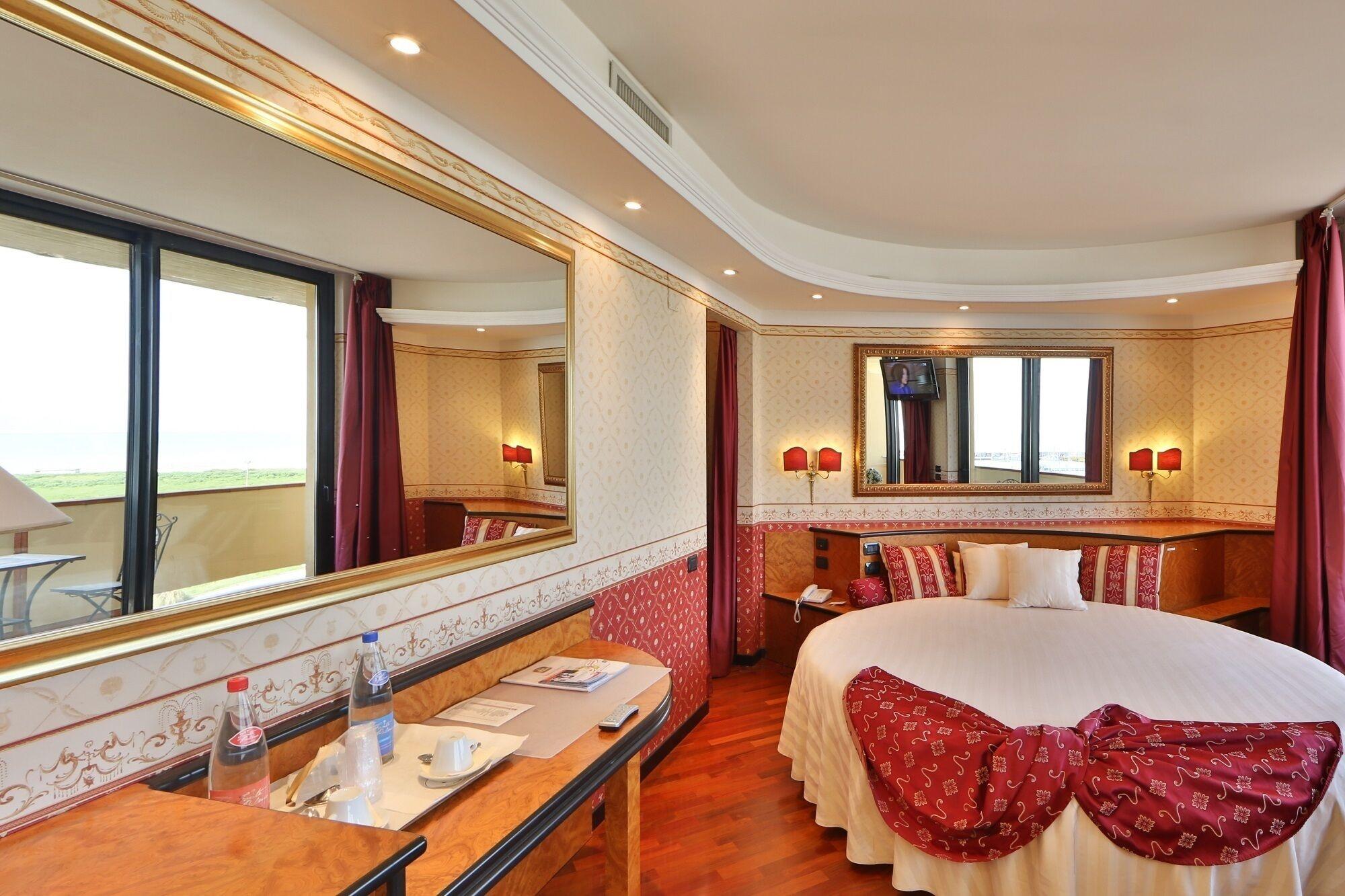 David Palace Hotel Porto San Giorgio Exteriör bild