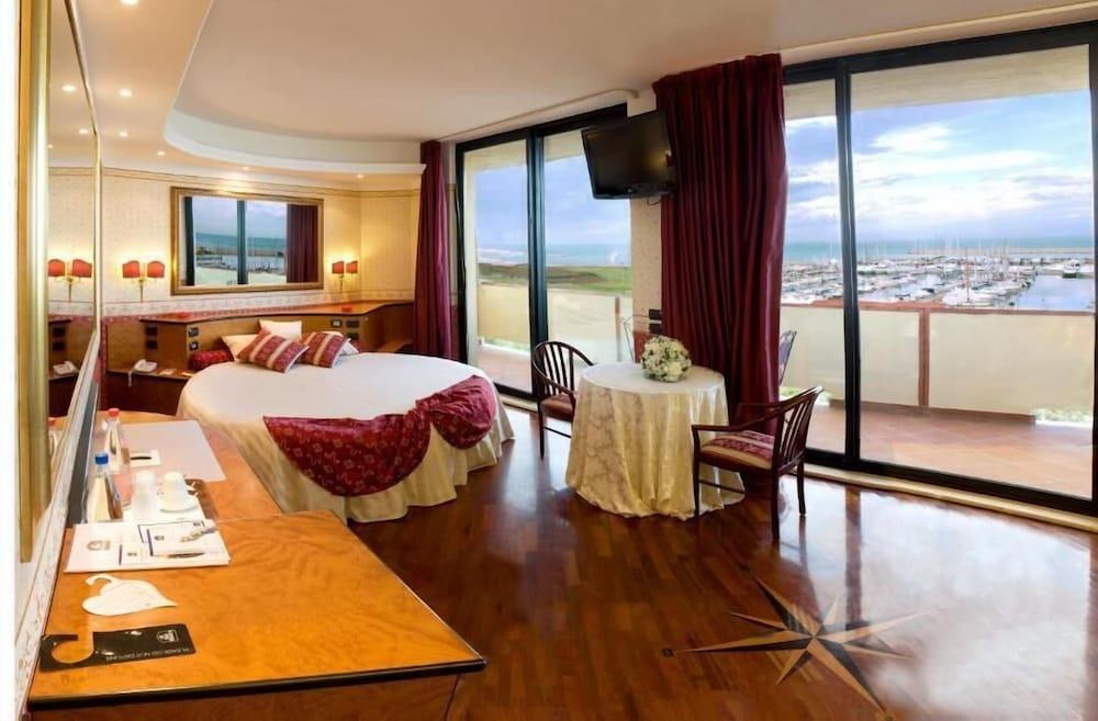 David Palace Hotel Porto San Giorgio Exteriör bild