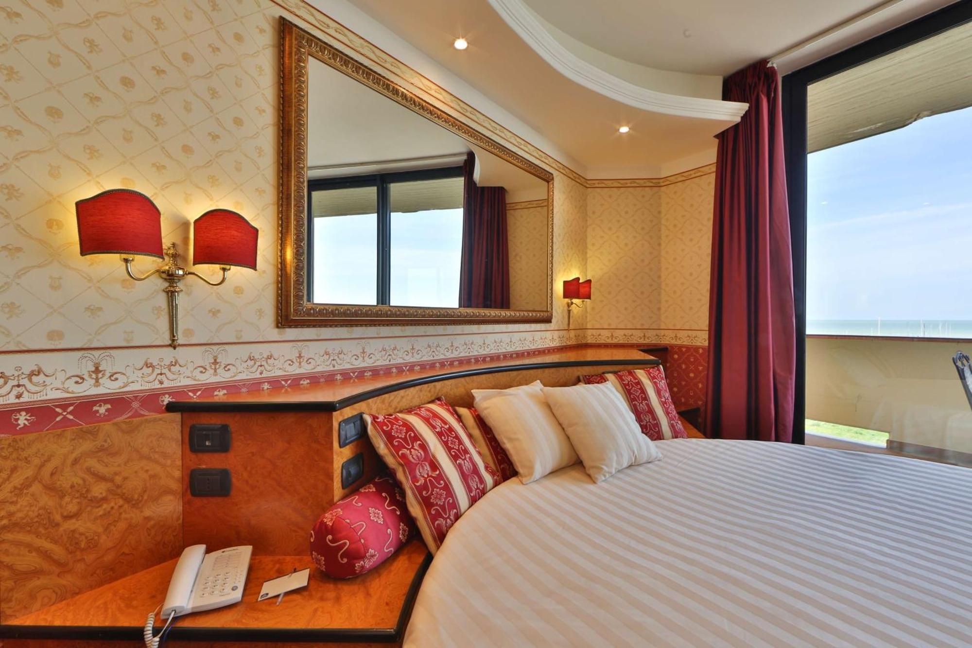 David Palace Hotel Porto San Giorgio Exteriör bild