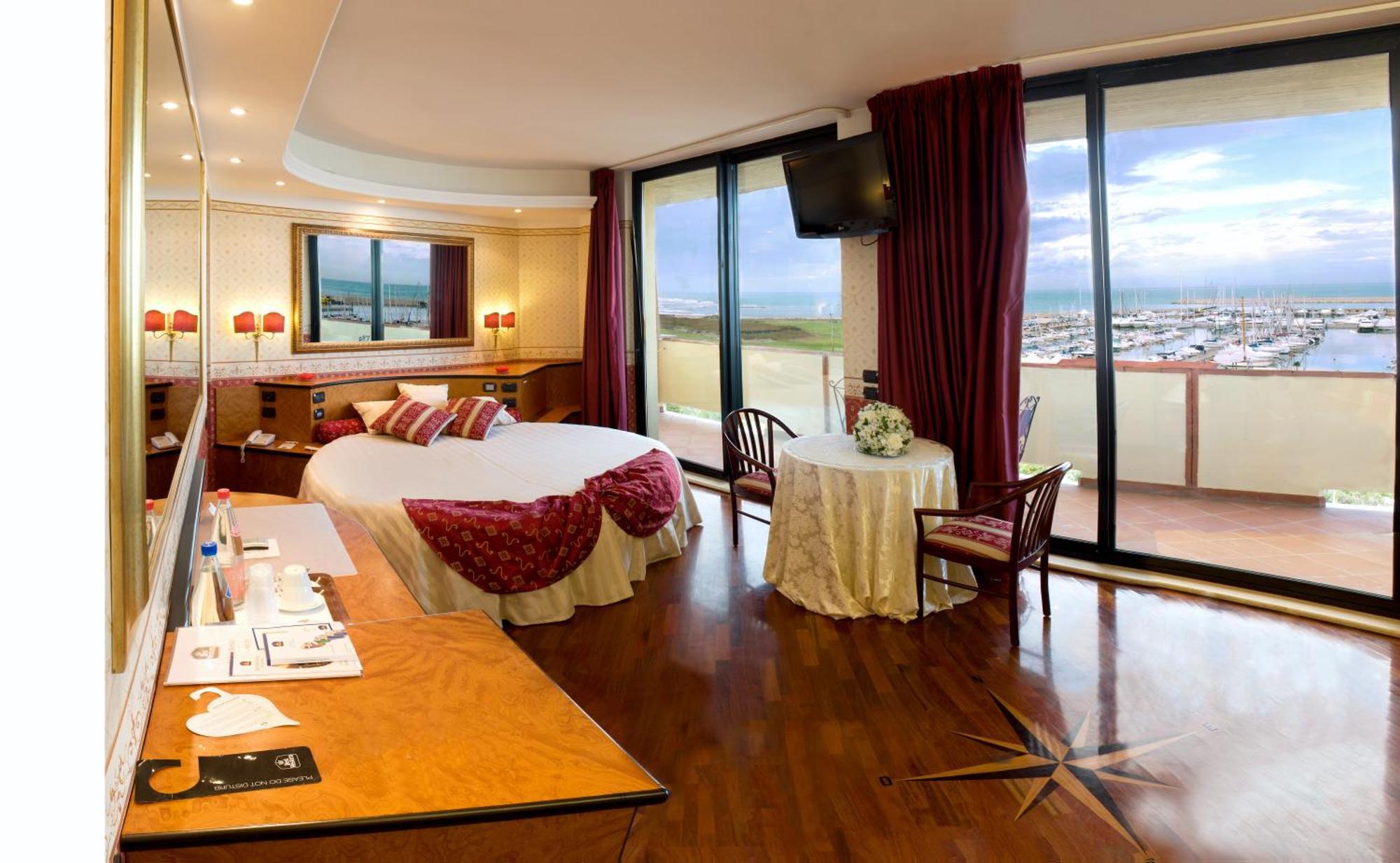 David Palace Hotel Porto San Giorgio Exteriör bild