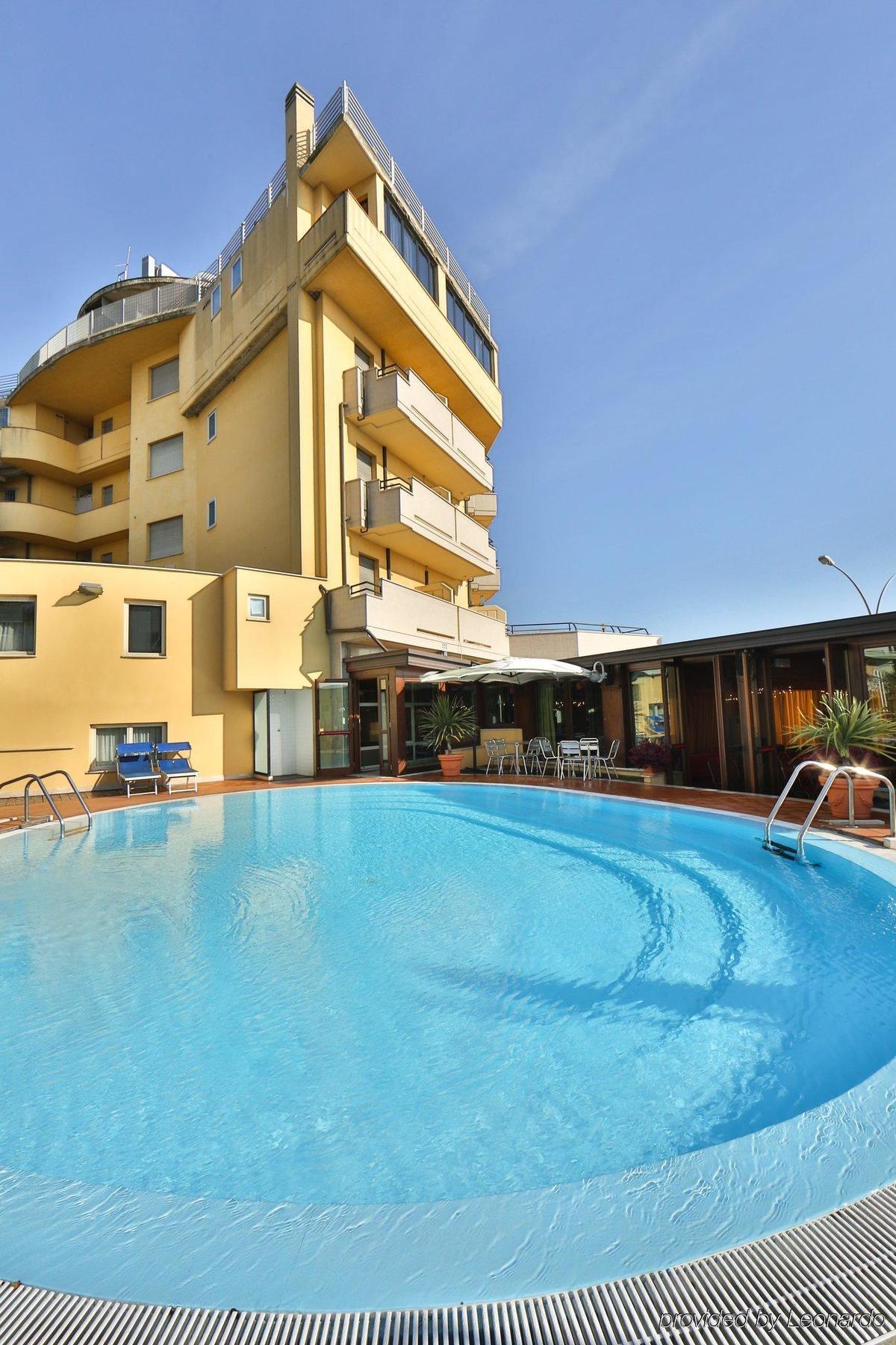 David Palace Hotel Porto San Giorgio Exteriör bild