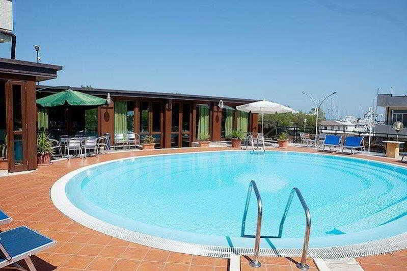 David Palace Hotel Porto San Giorgio Exteriör bild