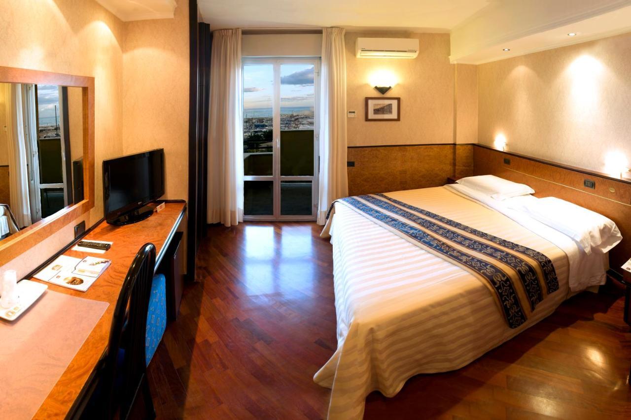 David Palace Hotel Porto San Giorgio Rum bild