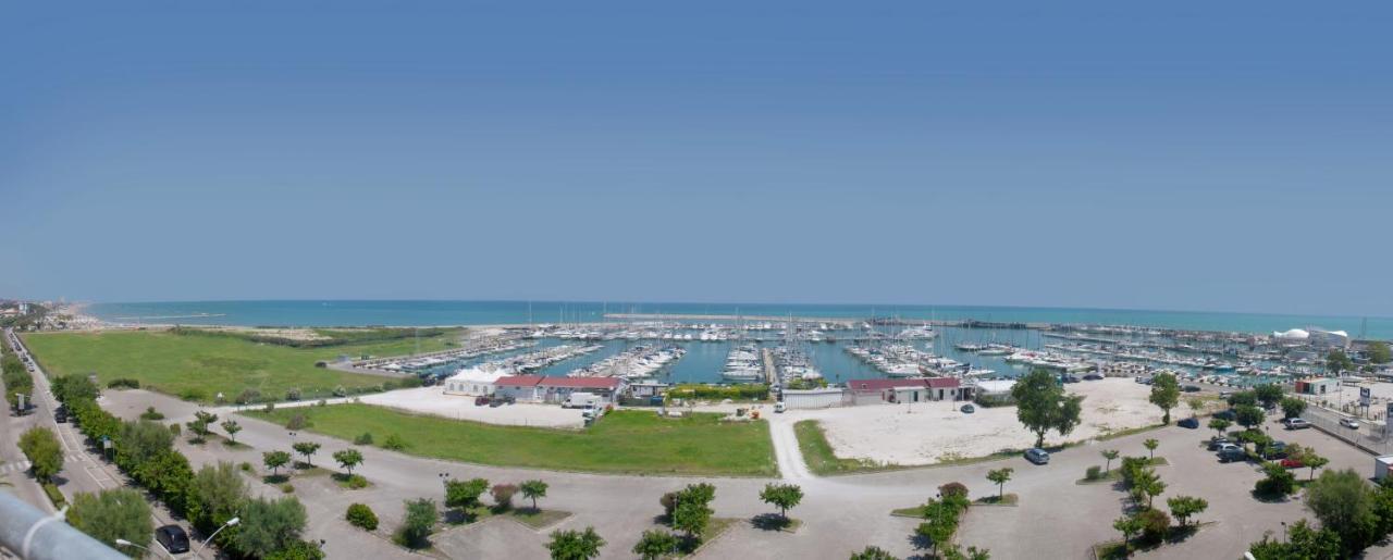 David Palace Hotel Porto San Giorgio Exteriör bild