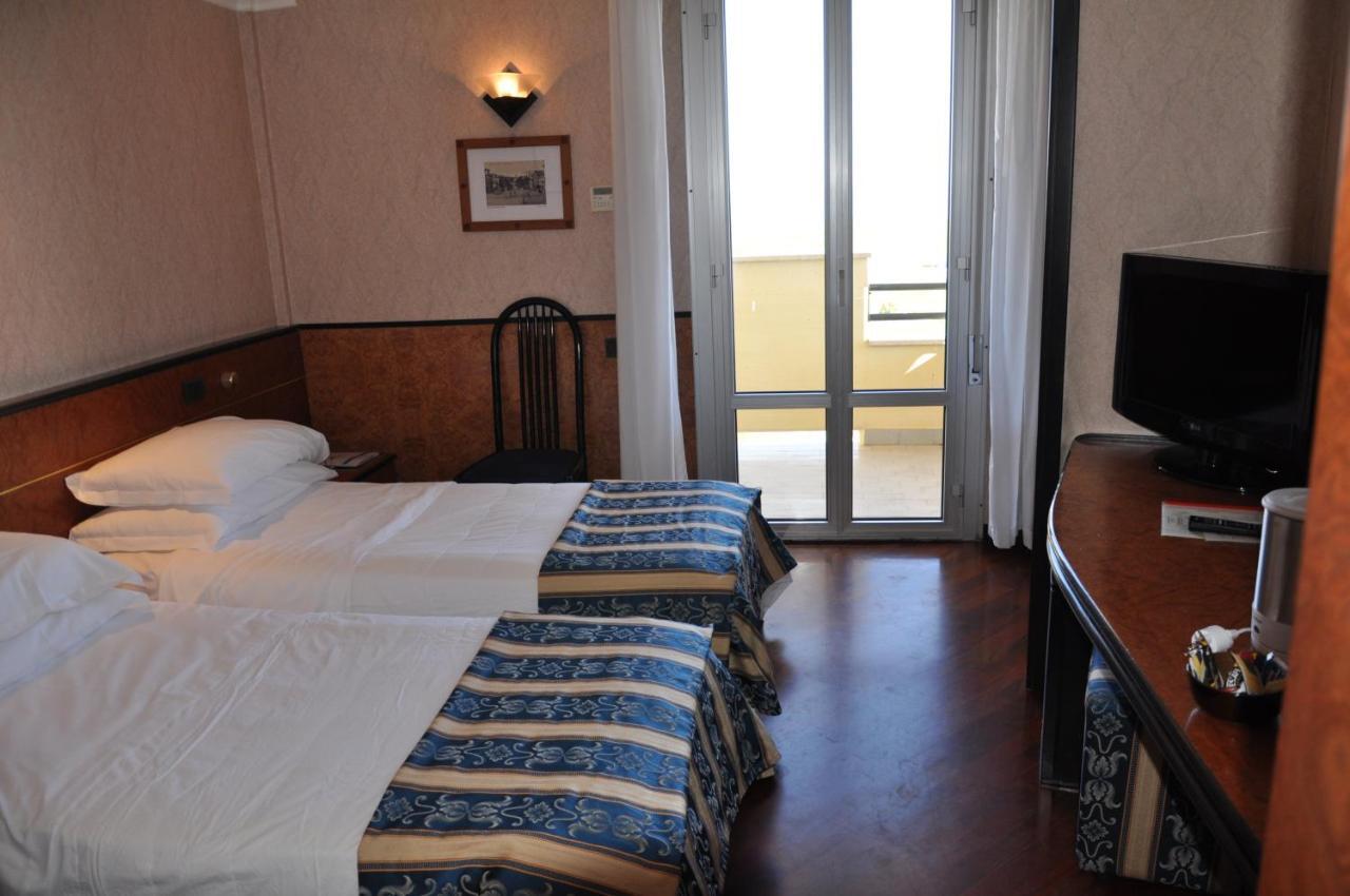 David Palace Hotel Porto San Giorgio Exteriör bild